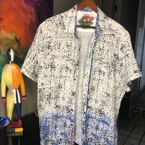 Robert Graham NWOT Killer Short Sleeve, White and black with accent colors